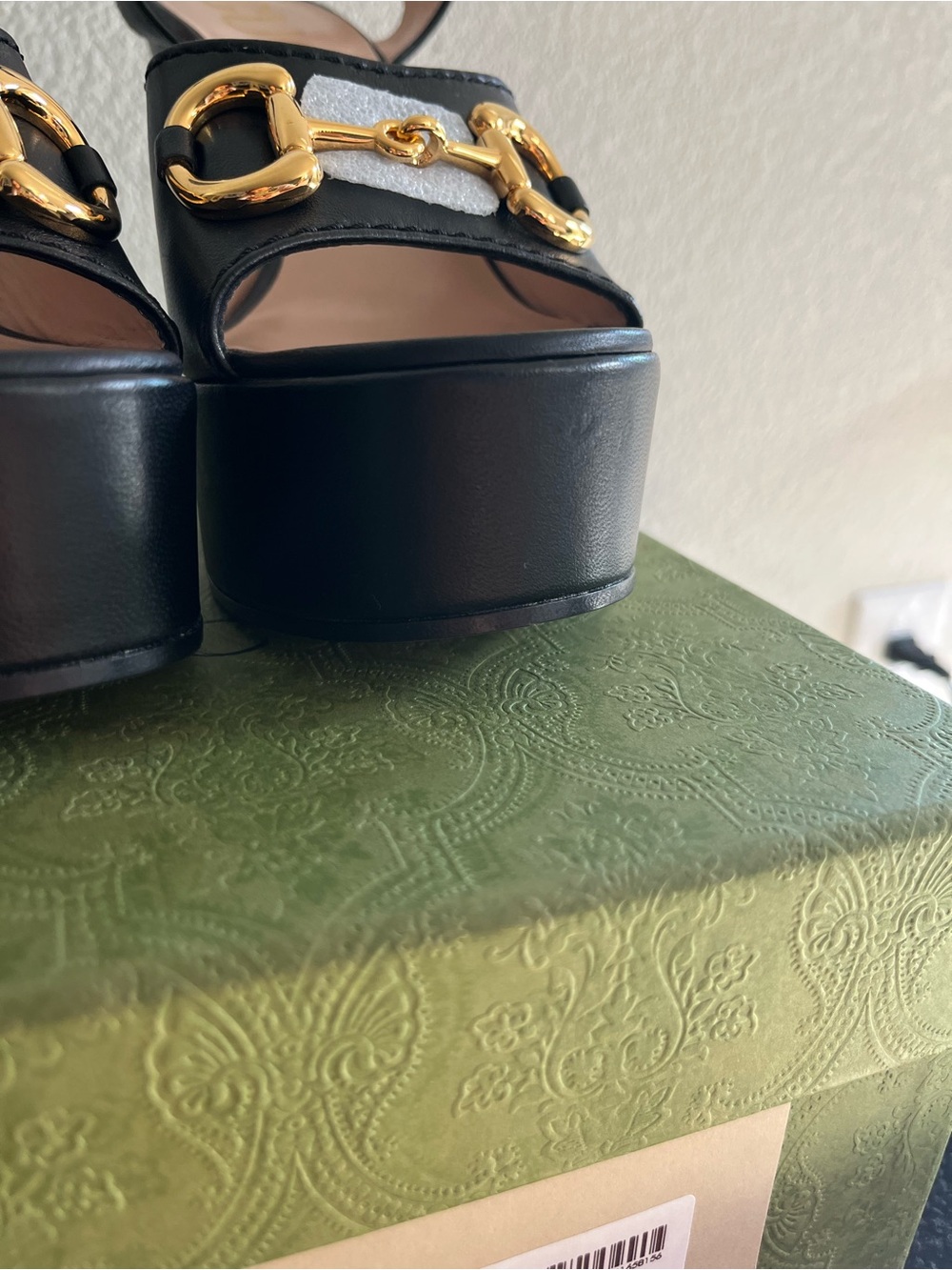 NEW Gucci Black Leather Platform Sandals with Gold Horsebit Detail EU 39 - Picture 10 of 15